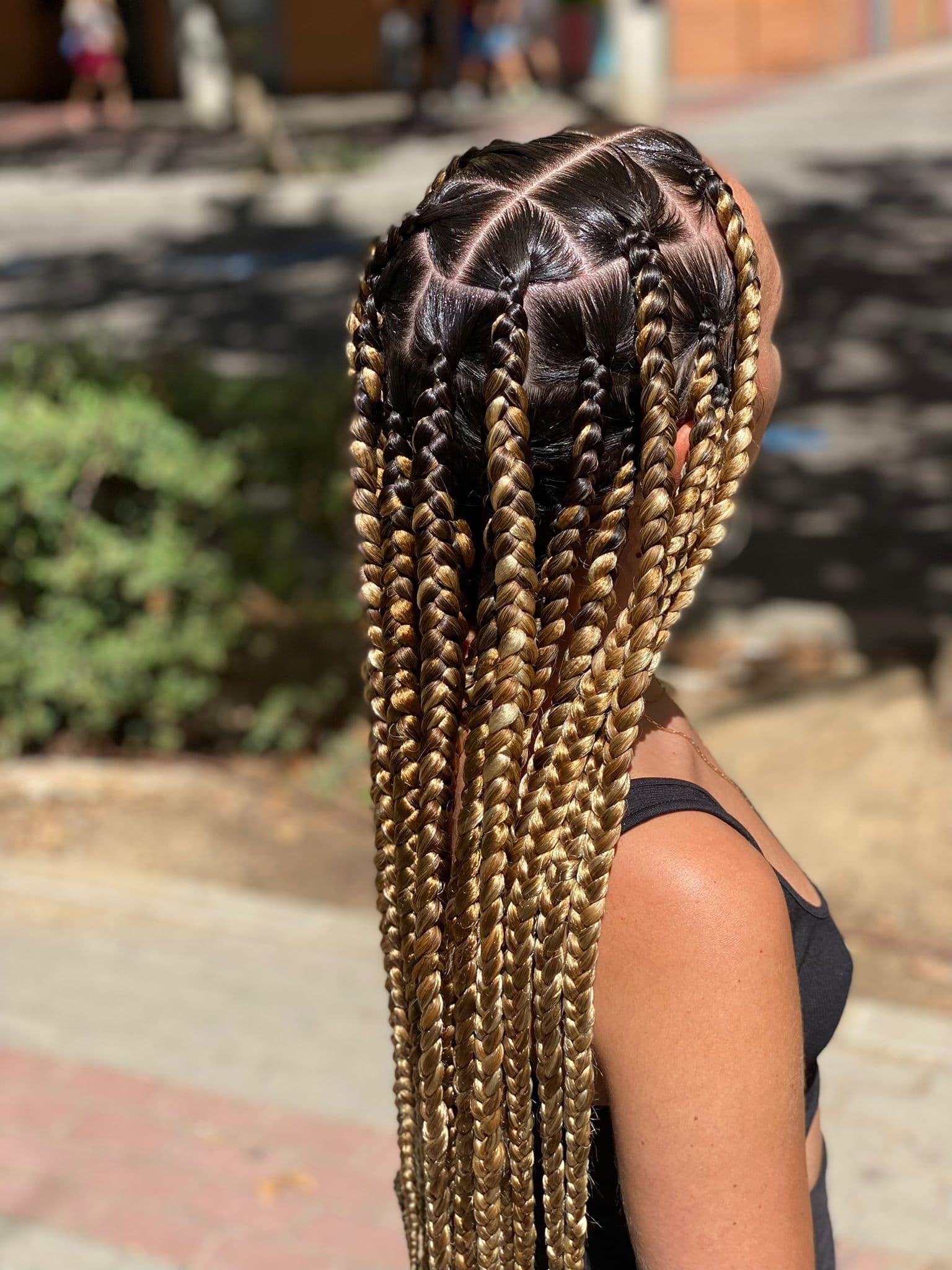 Trenzas africanas box braids rubias ombré realizadas por Rosa Mikue en Madrid